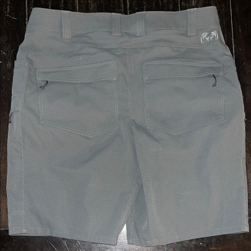 KUIU Men's Cargo Shorts in Gray “Tiburon” - Picture 4 of 7